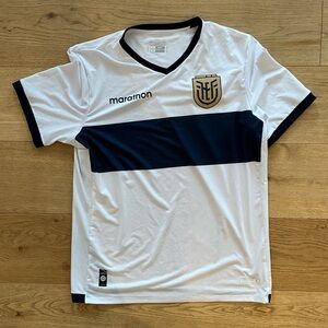 New Ecuador soccer (football) team jersey - size large